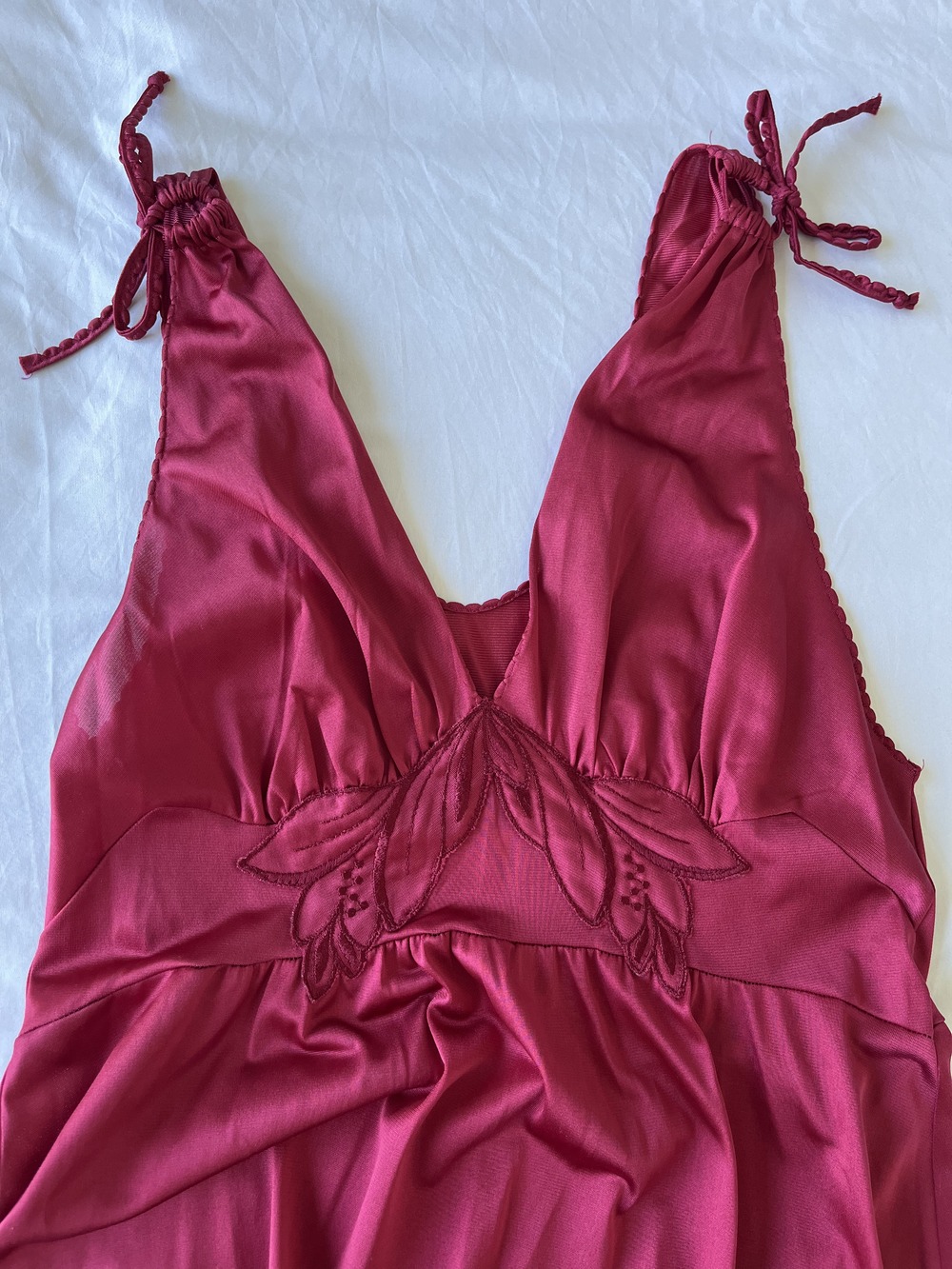 Vintage Vanity Fair Red Satin Slip Dress - Floral Applique Nightgown - Size XS - Picture 7 of 9